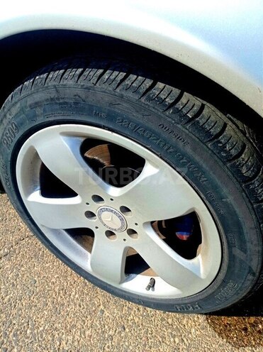 Mercedes E 220 2004, 395,000 km - 2.2 l - Quba