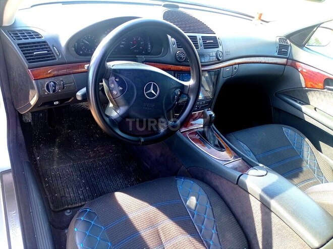 Mercedes E 220 2004, 395,000 km - 2.2 l - Quba