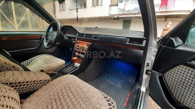 Mercedes E 220 1993, 358,963 km - 2.2 l - Bakı