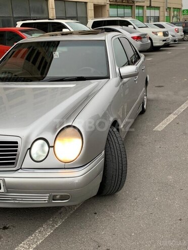 Mercedes E 230 1996, 229,000 km - 2.3 l - Bakı