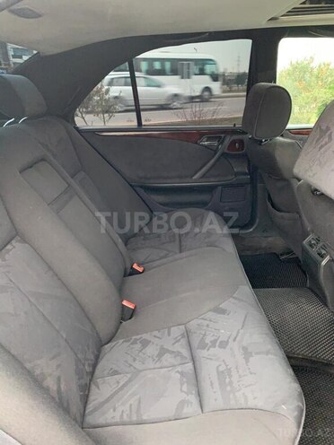 Mercedes E 230 1996, 229,000 km - 2.3 l - Bakı