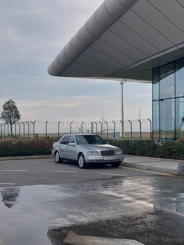 Mercedes C 220 1995, 429,526 km - 2.2 l - Füzuli