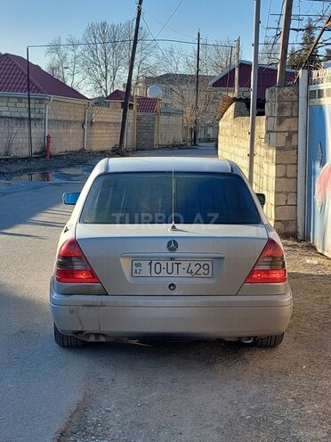 Mercedes C 220 1995, 429,526 km - 2.2 l - Füzuli