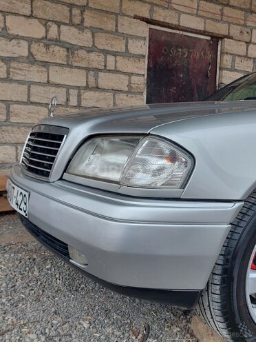 Mercedes C 220 1995, 429,526 km - 2.2 l - Füzuli