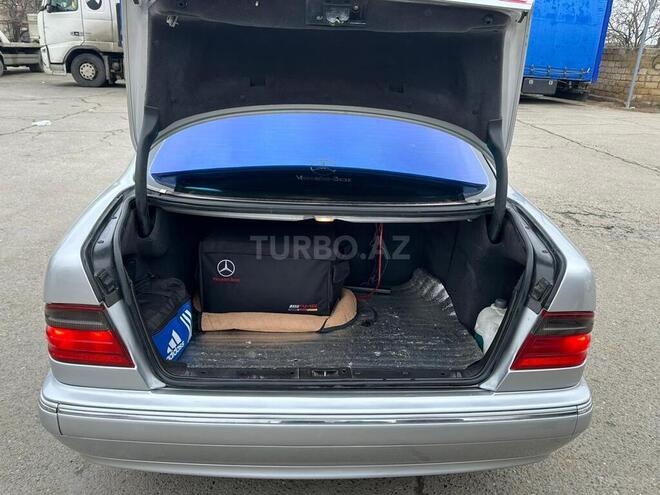 Mercedes E 240 2000, 340,000 km - 2.4 l - Bakı