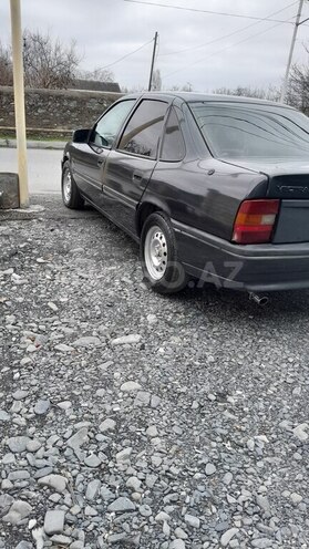 Opel Vectra 1990, 312,458 km - 1.6 l - Zaqatala