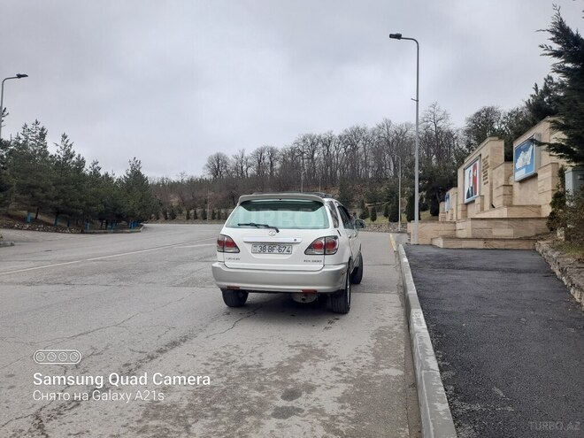 Lexus RX 300 2001, 228,000 km - 3.0 l - Qusar
