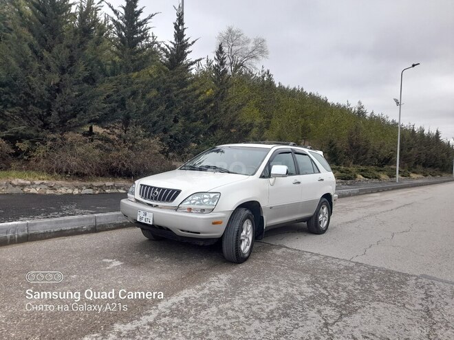 Lexus RX 300 2001, 228,000 km - 3.0 l - Qusar