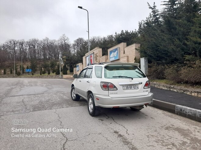 Lexus RX 300 2001, 228,000 km - 3.0 l - Qusar