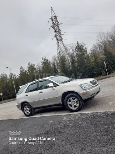 Lexus RX 300 2001, 228,000 km - 3.0 l - Qusar