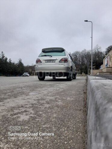 Lexus RX 300 2001, 228,000 km - 3.0 l - Qusar
