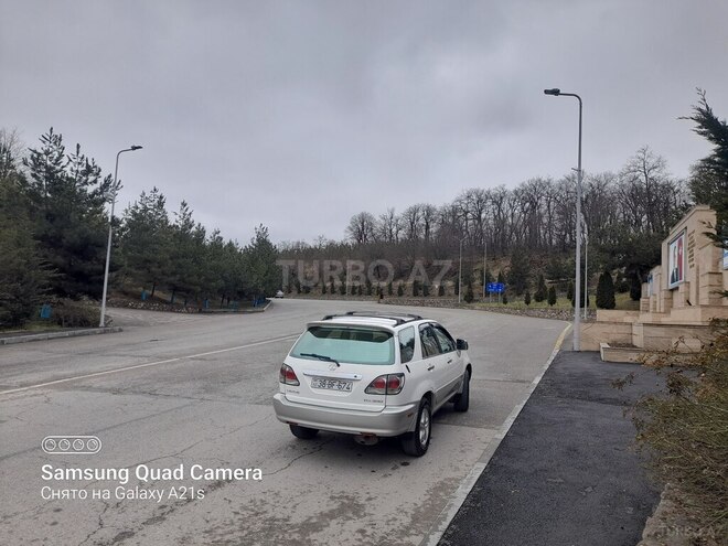 Lexus RX 300 2001, 228,000 km - 3.0 l - Qusar