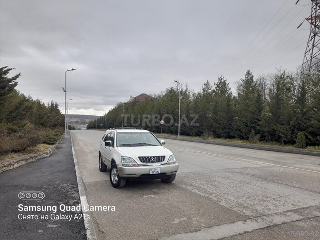 Lexus RX 300 2001, 228,000 km - 3.0 l - Qusar