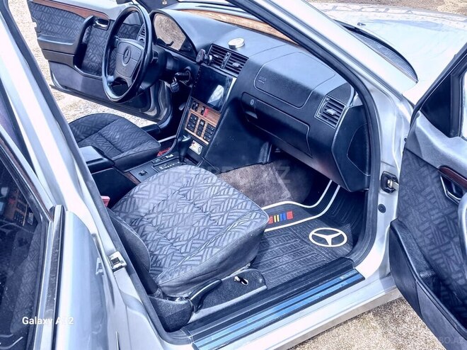 Mercedes C 200 1995, 200,000 km - 2.0 л - Sabirabad