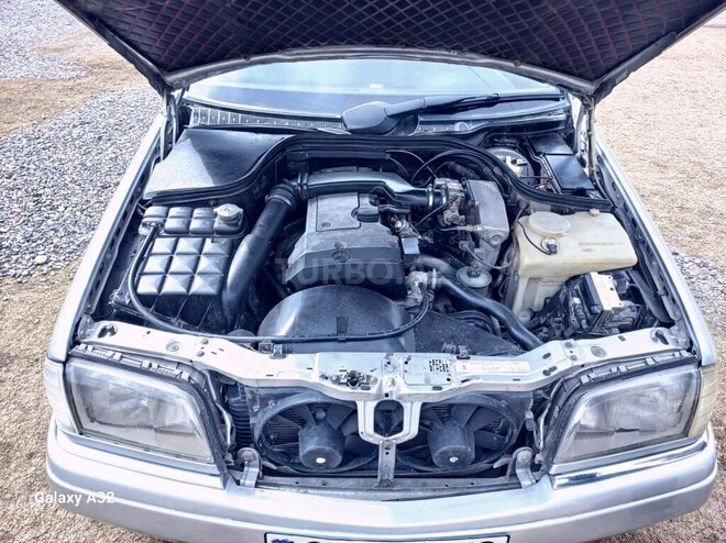 Mercedes C 200 1995, 200,000 km - 2.0 л - Sabirabad