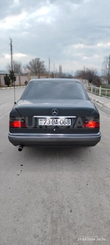Mercedes E 300