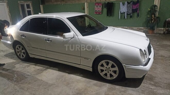 Mercedes E 220 1998, 254,896 km - 2.0 л - Bərdə