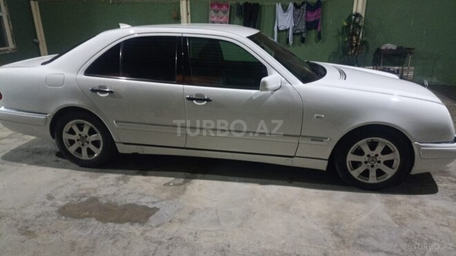 Mercedes E 220 1998, 254,896 km - 2.0 л - Bərdə