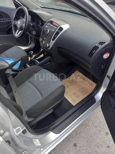 Kia Ceed 2010, 161,800 km - 1.4 л - Ucar