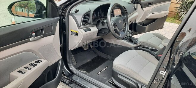 Hyundai Elantra 2017, 99,000 km - 2.0 l - Bakı