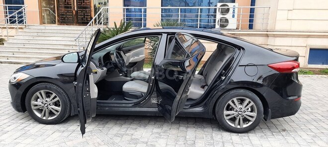 Hyundai Elantra 2017, 99,000 km - 2.0 l - Bakı