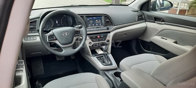 Hyundai Elantra 2017, 99,000 km - 2.0 l - Bakı