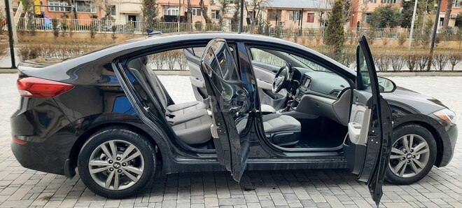 Hyundai Elantra 2017, 99,000 km - 2.0 l - Bakı