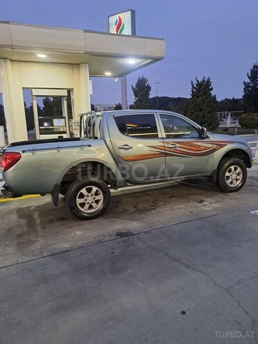Mitsubishi L200 2009, 498,000 km - 2.5 l - Bakı