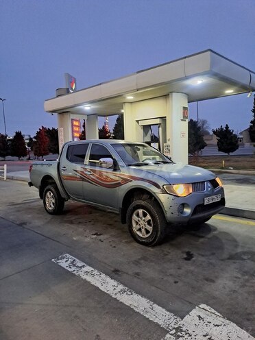 Mitsubishi L200 2009, 498,000 km - 2.5 l - Bakı