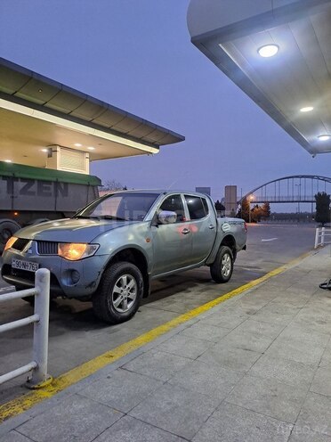 Mitsubishi L200 2009, 498,000 km - 2.5 l - Bakı