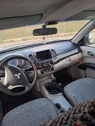Mitsubishi L200 2009, 498,000 km - 2.5 l - Bakı