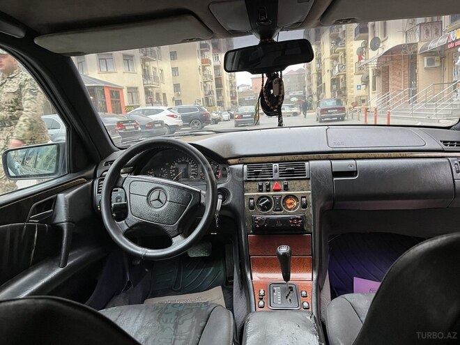 Mercedes E 230 1997, 320,000 km - 2.3 l - Xırdalan
