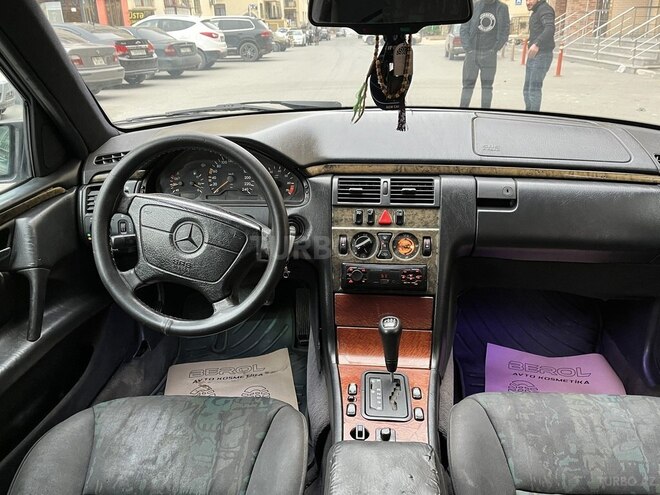 Mercedes E 230 1997, 320,000 km - 2.3 l - Xırdalan