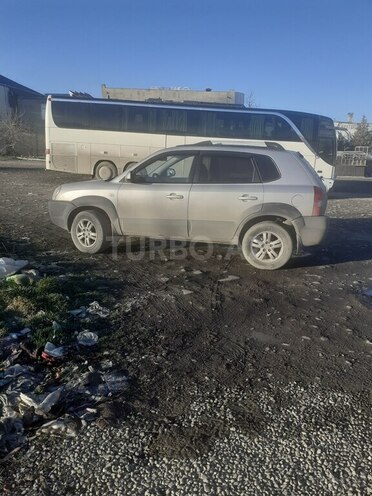 Hyundai Tucson 2006, 233,000 km - 2.0 l - Quba