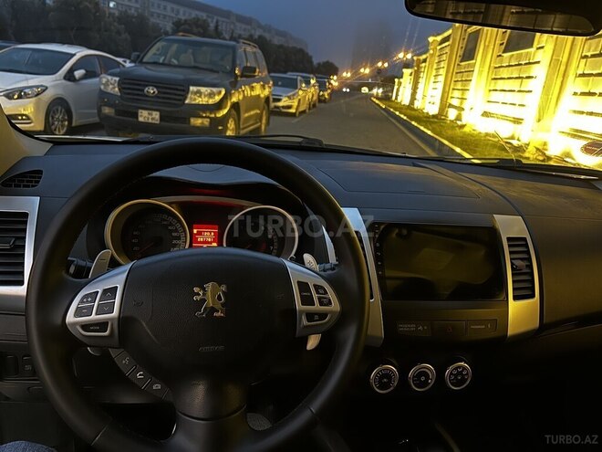Peugeot  2010, 225,000 km - 2.4 l - Bakı