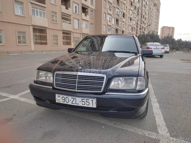 Mercedes C 220 2000, 330,000 km - 2.2 l - Bakı