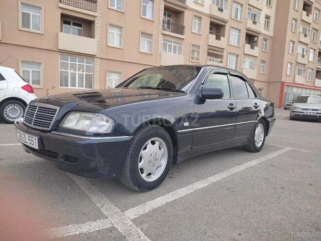Mercedes C 220 2000, 330,000 km - 2.2 l - Bakı
