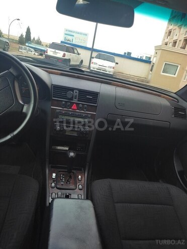Mercedes C 220 2000, 330,000 km - 2.2 l - Bakı