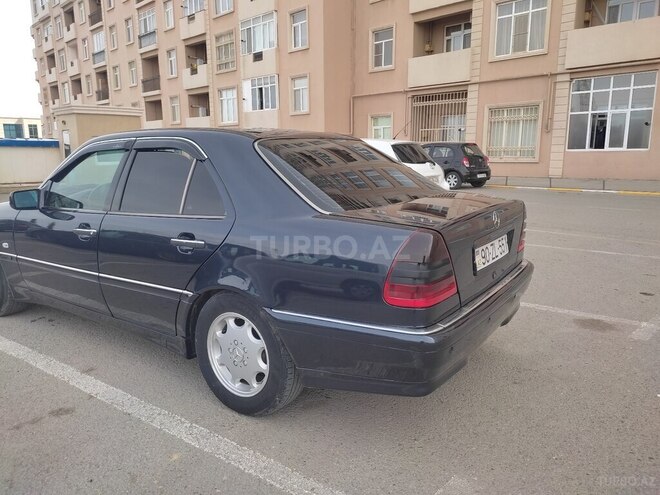 Mercedes C 220 2000, 330,000 km - 2.2 l - Bakı