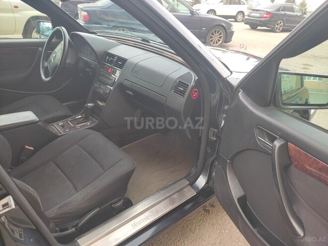Mercedes C 220 2000, 330,000 km - 2.2 l - Bakı