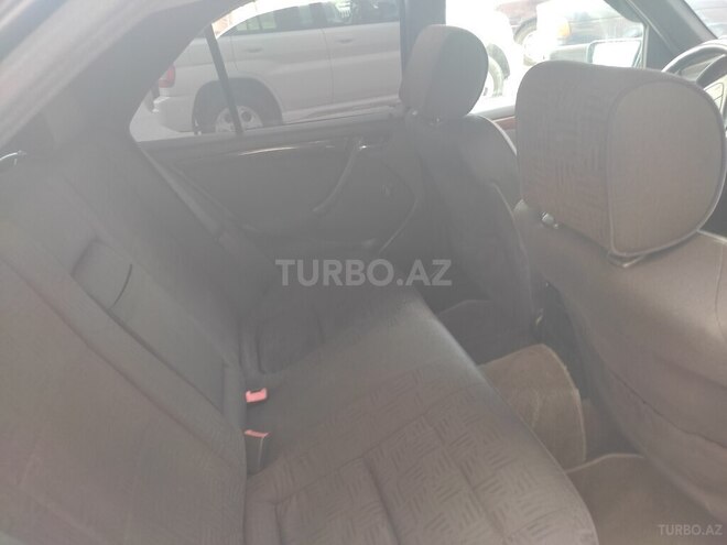 Mercedes C 220 2000, 330,000 km - 2.2 l - Bakı