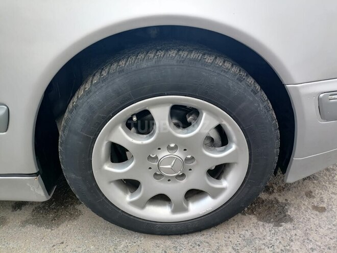 Mercedes E 240 1999, 208,000 km - 2.4 l - Bakı