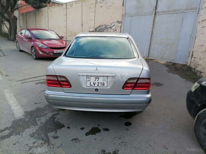 Mercedes E 240 1999, 208,000 km - 2.4 l - Bakı