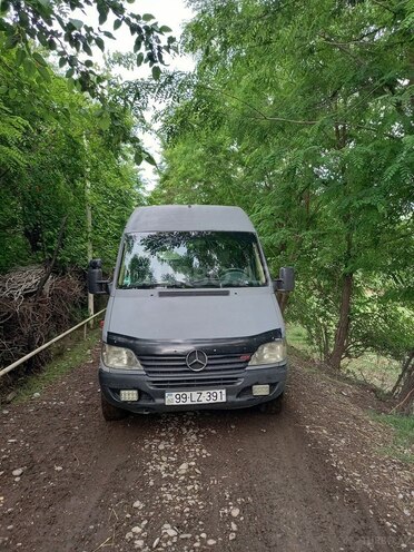 Mercedes Sprinter 313 2001, 184,000 km - 2.7 l - Yevlax
