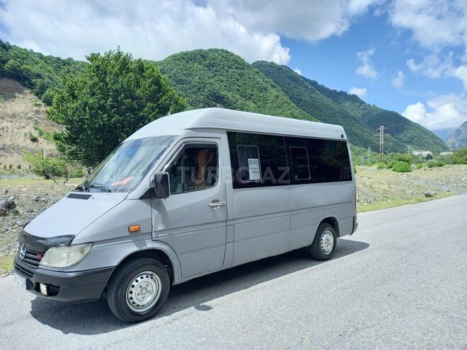 Mercedes Sprinter 313 2001, 184,000 km - 2.7 l - Yevlax