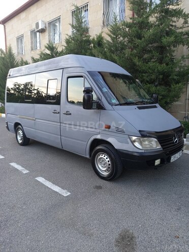 Mercedes Sprinter 313 2001, 184,000 km - 2.7 l - Yevlax