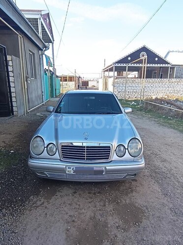 Mercedes E 280 1997, 400,000 km - 2.8 l - Qazax
