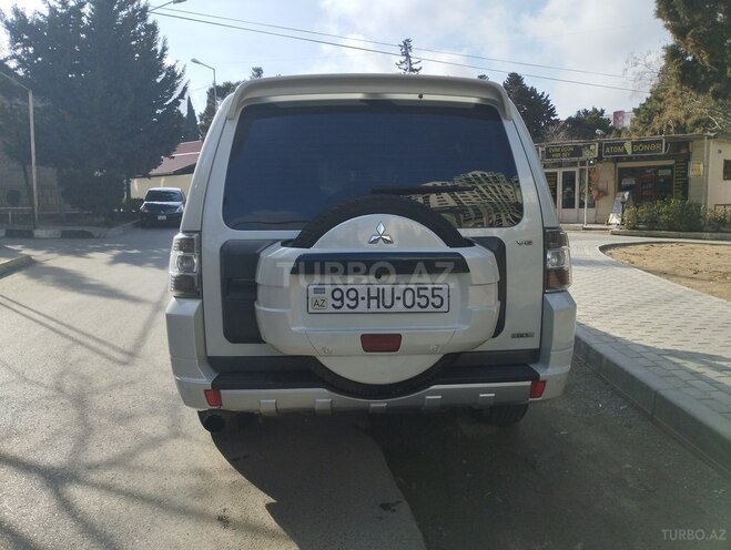 Mitsubishi Pajero 2008, 267,000 km - 3.0 l - Bakı