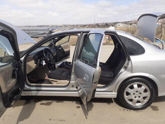 Opel Vectra 1999, 450,000 km - 2.0 l - Bakı
