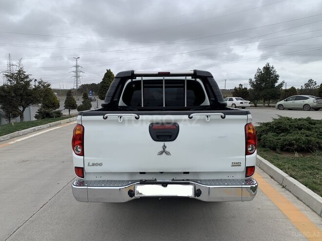 Mitsubishi L200 2014, 166,980 km - 2.5 l - Bakı